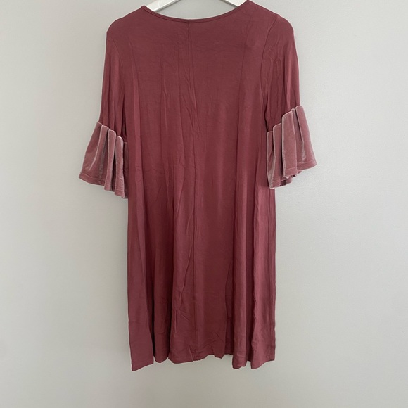 Mauve Swing Dress with Velvet Sleeve Detail - Picture 4 of 5